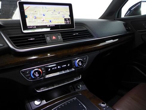 Used 2019 Audi Q5 2.0T Premium Plus w/ Premium Plus Package image 21