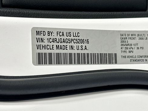 Used 2023 Jeep Grand Cherokee Altitude image 30