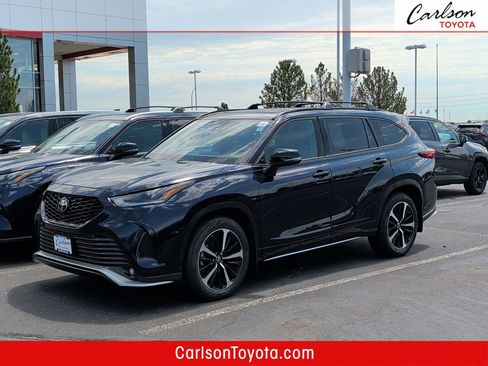 Used 2022 Toyota Highlander XSE AWD/4WD image 1