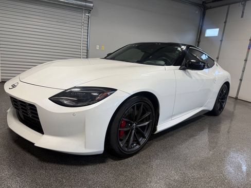 Used 2023 Nissan Z w/ Floor Mat Package (L93) RWD image 2
