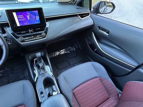 Used 2023 Toyota Corolla SE w/ SE Premium Package image 9