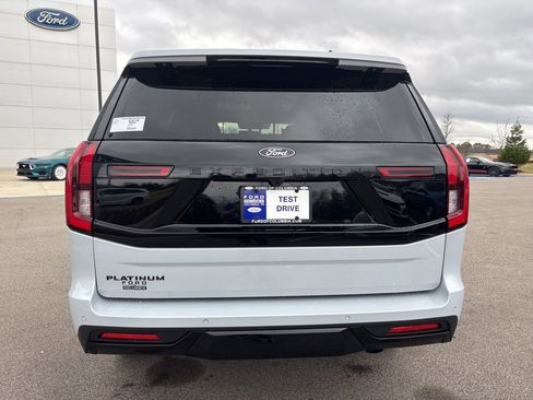 New 2026 Ford Expedition Platinum w/ Stealth Appearance Package image 6