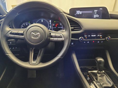 Used 2019 MAZDA MAZDA3 Hatchback w/ Premium Package image 22