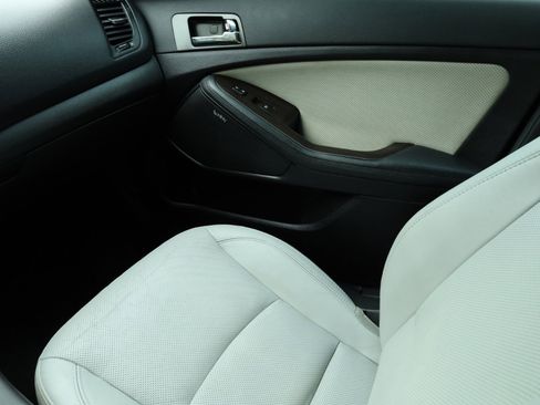 Used 2013 Kia Optima SX w/ Limited Pkg image 11