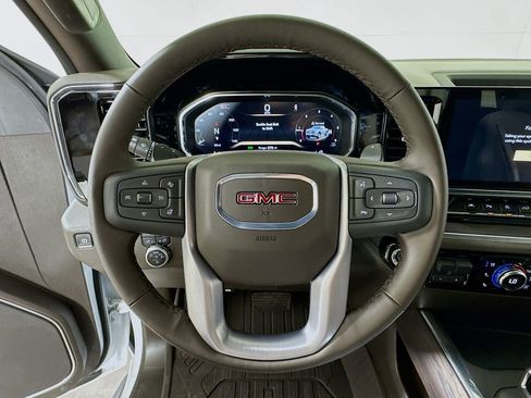 New 2026 GMC Sierra 1500 SLT image 6