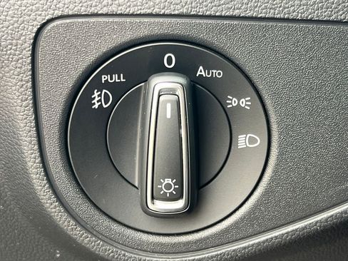 Used 2018 Volkswagen Atlas SEL AWD/4WD image 21