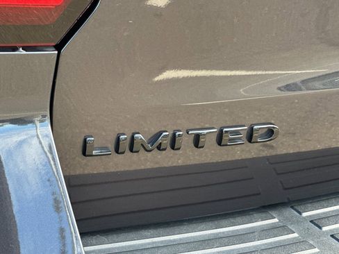 Used 2024 Ford Expedition Limited AWD/4WD image 51