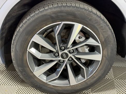 Used 2021 Audi Q5 2.0T Premium Plus w/ Premium Plus Package AWD/4WD image 12