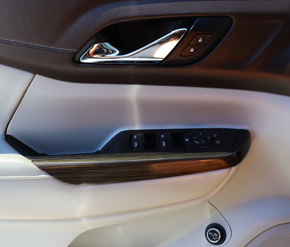 Used 2020 GMC Acadia SLT w/ LPO, Cargo Package FWD image 42
