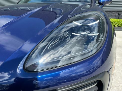 Certified 2024 Porsche Macan image 13