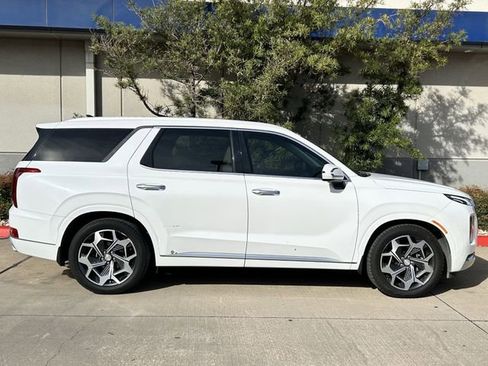 Used 2021 Hyundai Palisade Calligraphy image 3
