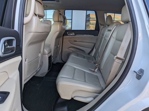Used 2021 Jeep Grand Cherokee Limited AWD/4WD image 39