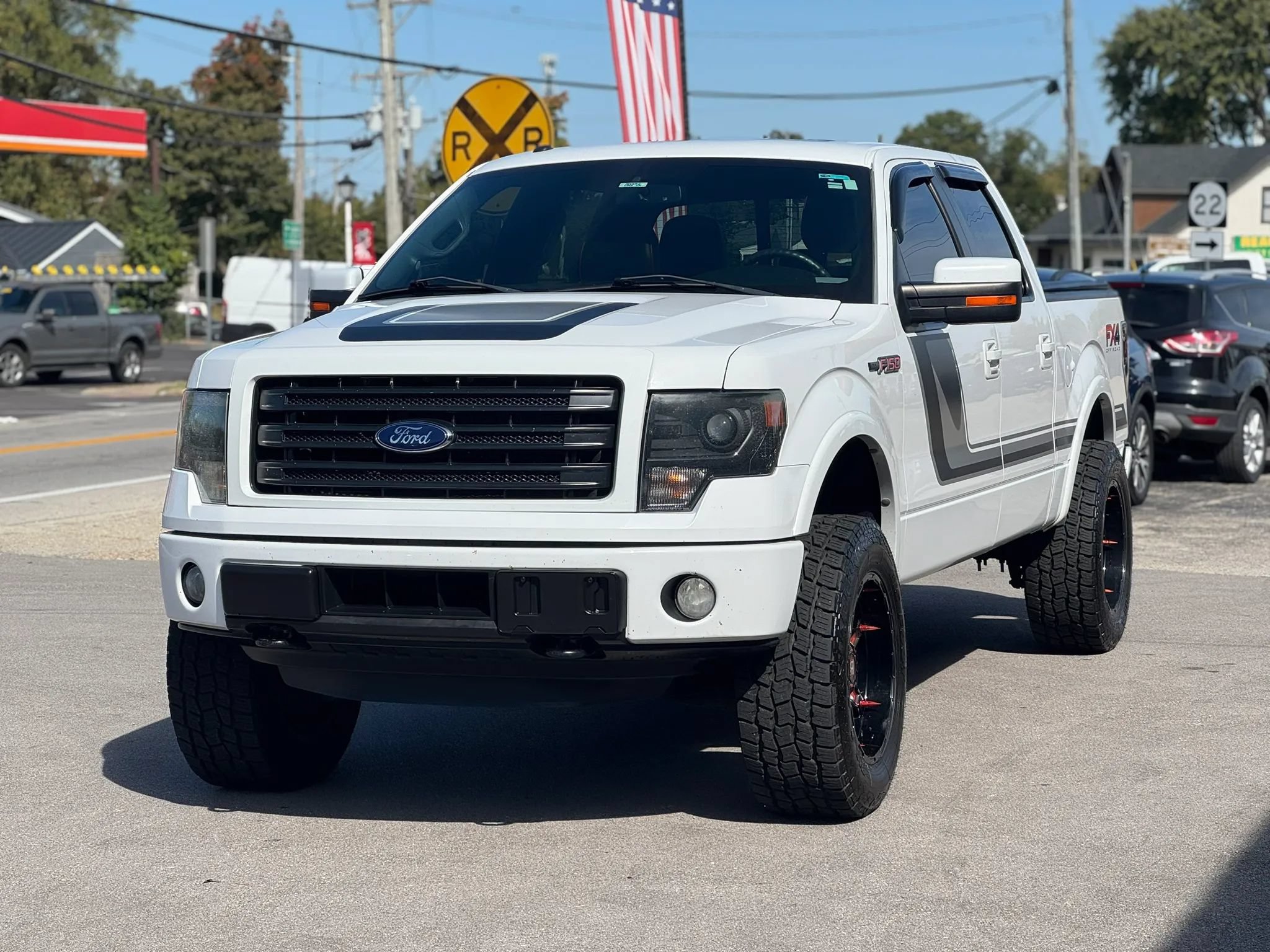 Used 2014 Ford F150 FX4 w/ Equipment Group 402A Luxury AWD/4WD image 2