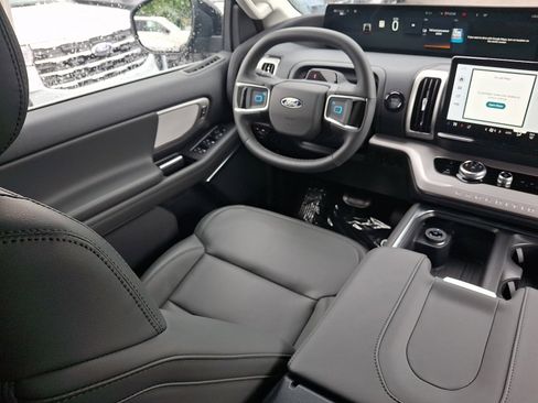 New 2026 Ford Expedition Active AWD/4WD image 7