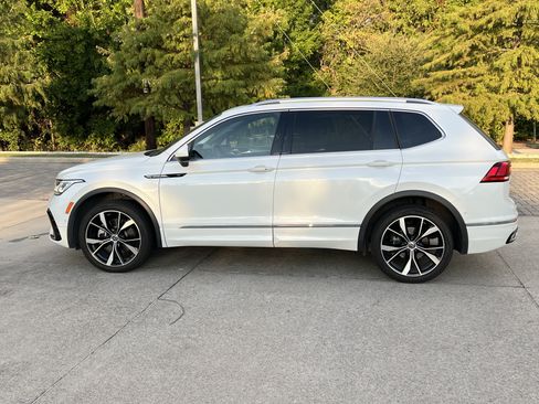 Certified 2022 Volkswagen Tiguan SEL R-Line AWD/4WD image 6