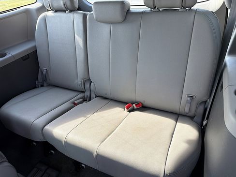 Used 2017 Toyota Sienna XLE w/ XLE Navigation Package FWD image 10