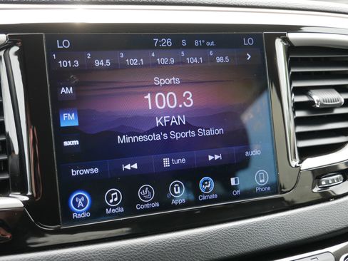 Used 2017 Chrysler Pacifica Touring-L FWD image 20