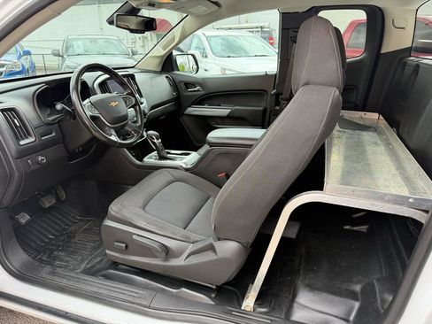 Used 2022 Chevrolet Colorado LT w/ Fleet Safety Package image 18