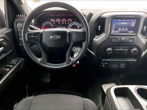 Used 2021 Chevrolet Silverado 1500 Custom Trail Boss w/ LPO, Dark Essentials Package AWD/4WD image 4