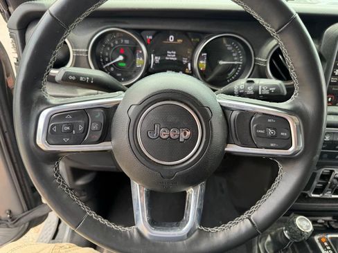 Used 2023 Jeep Wrangler Unlimited Sahara w/ Cold Weather Group AWD/4WD image 25
