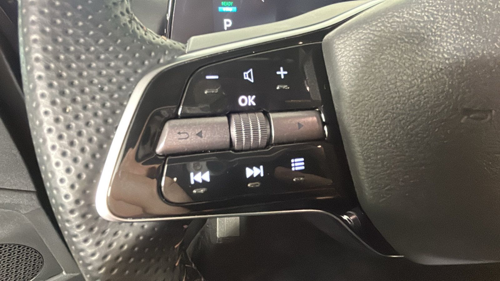 Used 2023 Nissan Ariya AWD image 19