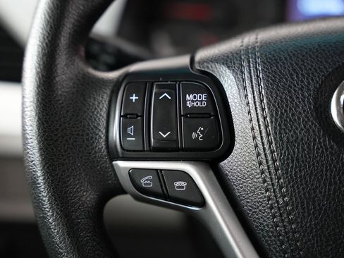 Used 2015 Toyota Sienna LE image 12