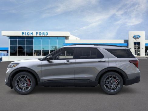New 2026 Ford Explorer ST-Line w/ ST-Line Street Pack AWD/4WD image 4
