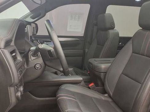 Used 2024 Chevrolet Suburban RST w/ Luxury Package image 15