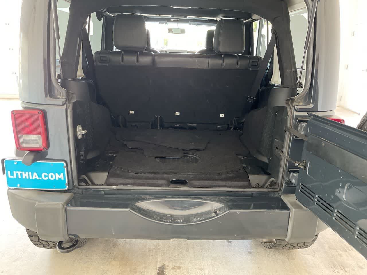 Used 2016 Jeep Wrangler Unlimited Sahara AWD/4WD image 24