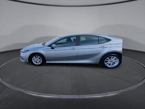 Certified 2025 Toyota Camry LE image 5