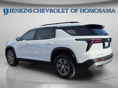 New 2027 Chevrolet Traverse LT w/ Driver Confidence Package FWD image 8