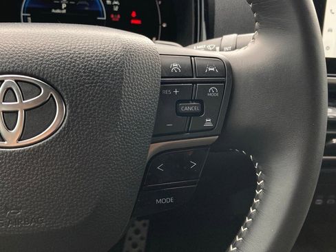 Certified 2025 Toyota Camry SE w/ Convenience Package image 16