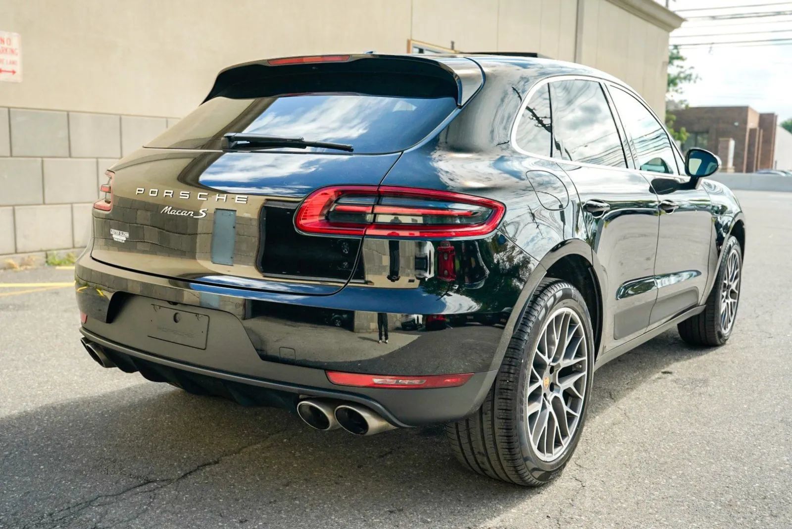 Used 2017 Porsche Macan S AWD/4WD image 5