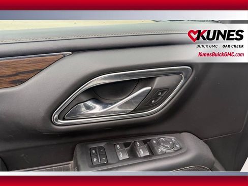 Used 2023 Chevrolet Suburban Premier AWD/4WD image 11
