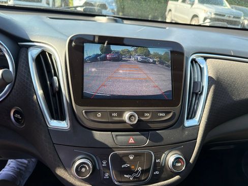 Used 2016 Chevrolet Malibu LT FWD image 17