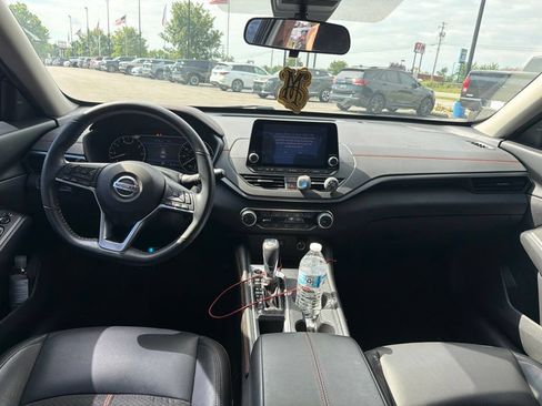 Used 2022 Nissan Altima 2.5 SR w/ Midnight Edition Package FWD image 5