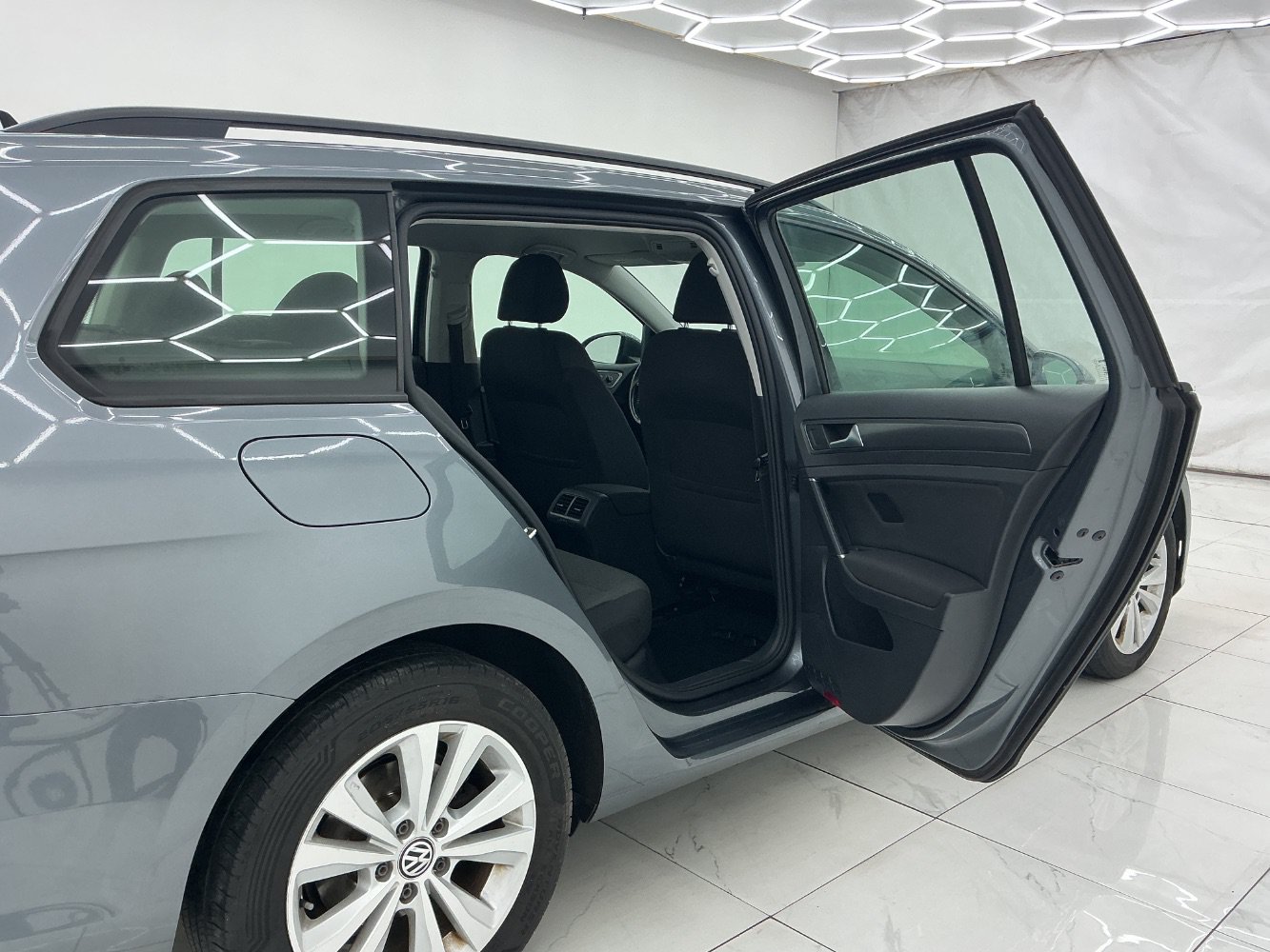 Used 2019 Volkswagen Golf S AWD/4WD image 23