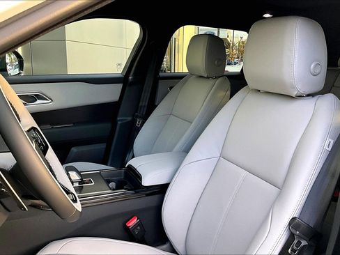 New 2026 Land Rover Range Rover Velar Dynamic SE image 9