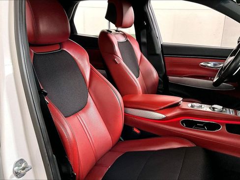 Used 2022 Genesis GV70 3.5T Sport image 7