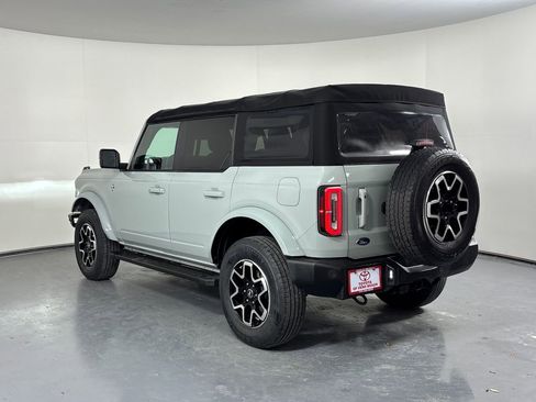 Used 2022 Ford Bronco Outer Banks image 5