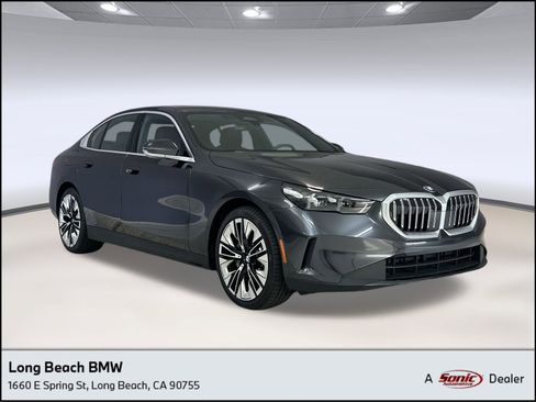 Used 2025 BMW 530i image 1