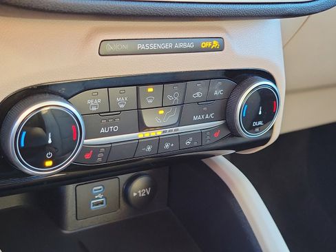 Certified 2022 Ford Escape SEL image 30