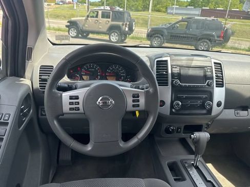 Used 2017 Nissan Frontier SV AWD/4WD image 13
