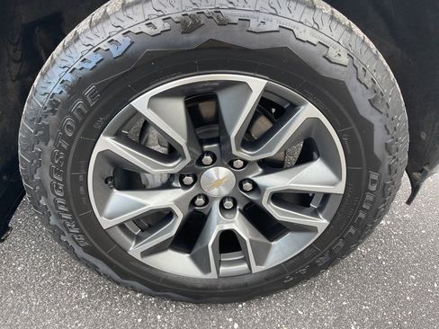 Used 2023 Chevrolet Silverado 1500 LT image 24