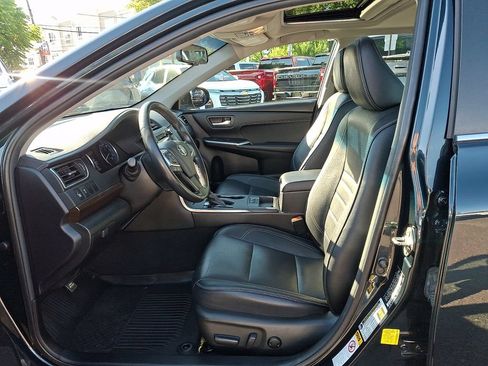 Used 2016 Toyota Camry XLE w/ Moonroof Package FWD image 13