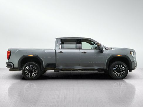 Used 2025 GMC Sierra 2500 Denali w/ Technology Package AWD/4WD image 6