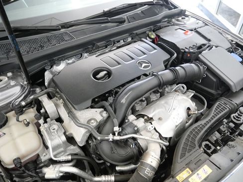 Used 2023 Mercedes-Benz CLA 250 4MATIC image 11