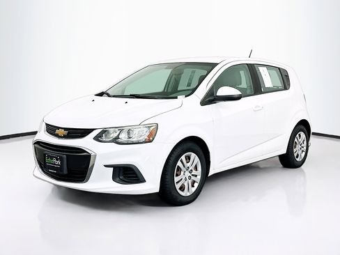 Used 2017 Chevrolet Sonic LT FWD image 3