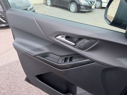 Used 2025 Chevrolet Equinox LT image 18