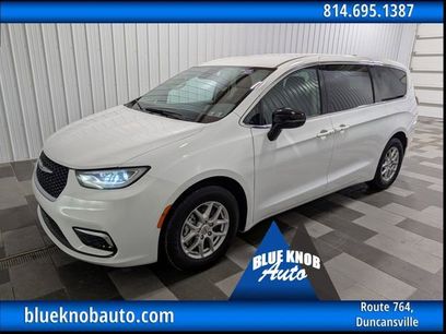 Used 2024 Chrysler Pacifica Touring-L